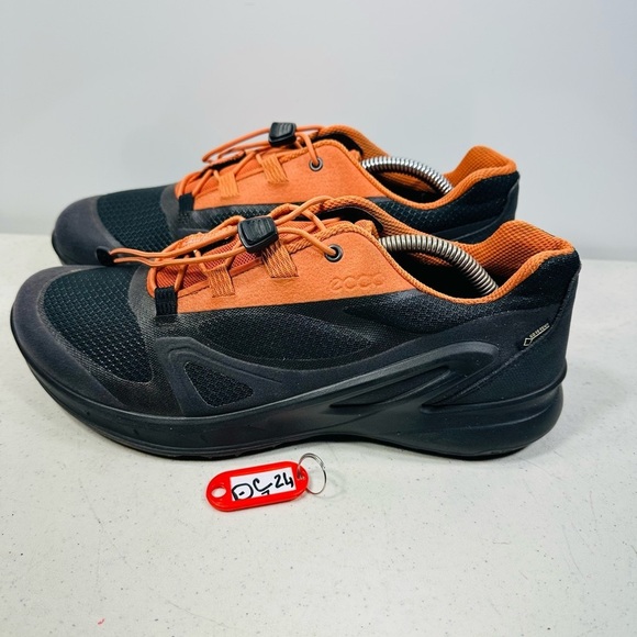 ECCO Mens Biom Omniquest Gore-tex  size 8